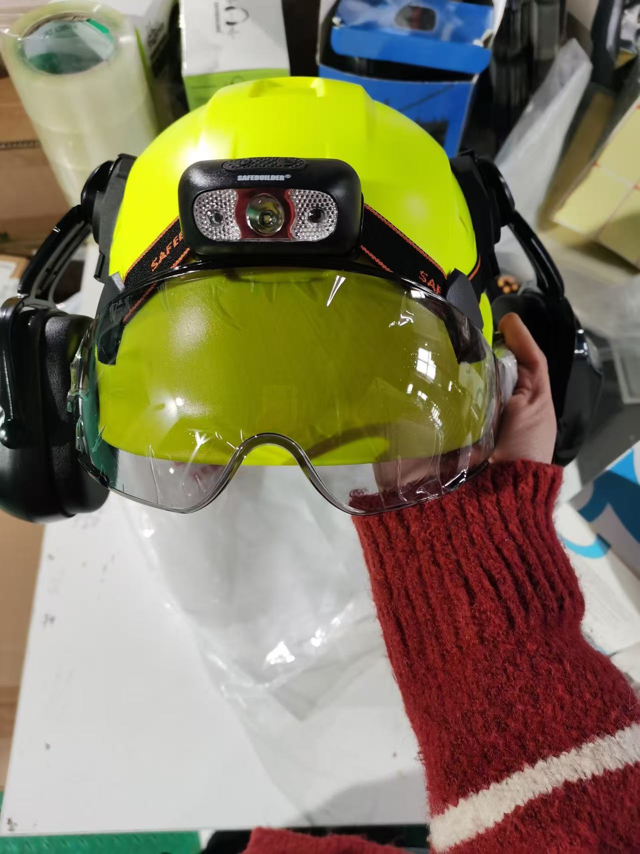 Industrial helmet with earmuff headlamp CE green devil helmet Casco de seguridad apsauginis šalmas