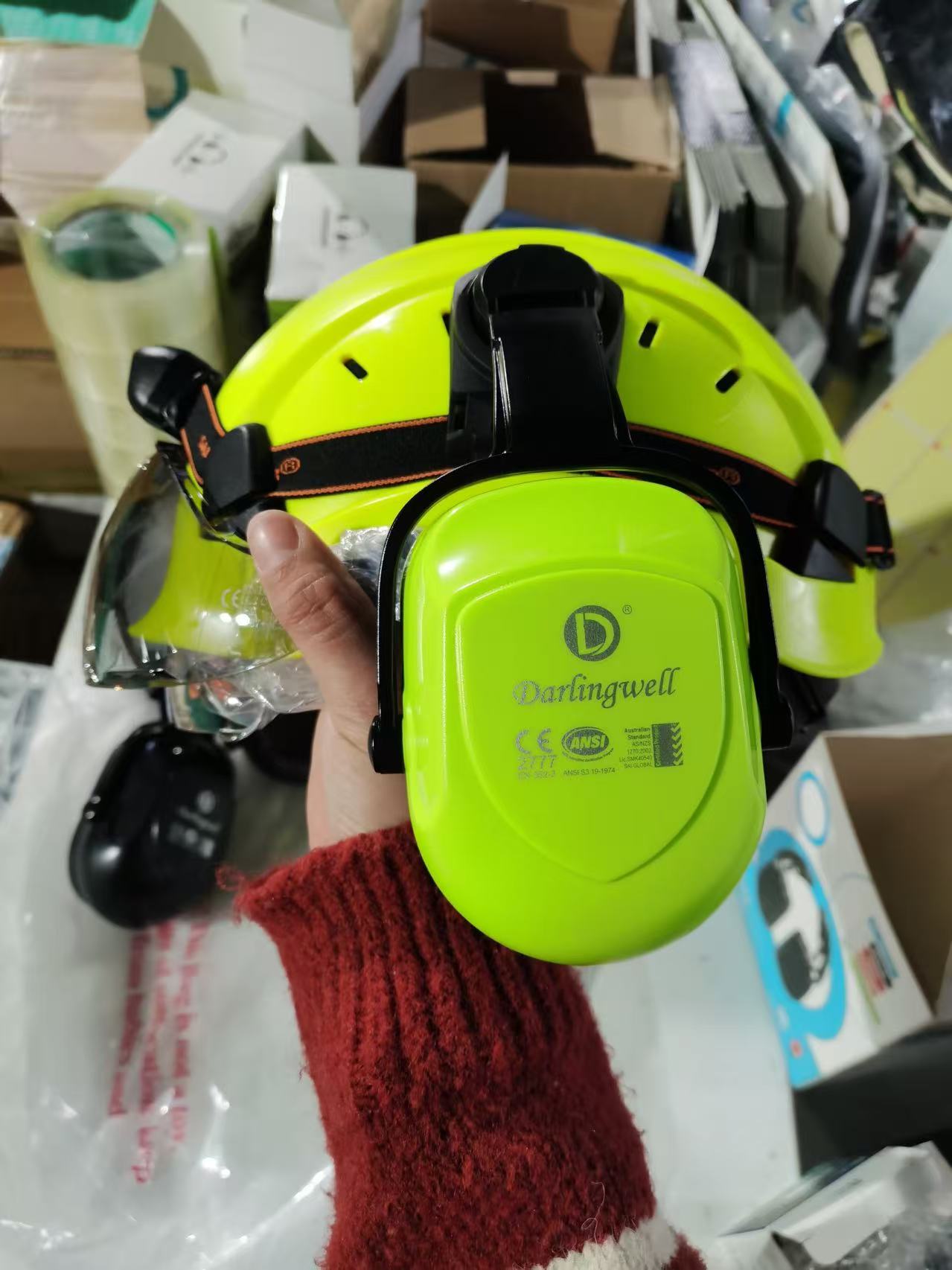 Industrial helmet with earmuff headlamp CE green devil helmet Casco de seguridad apsauginis šalmas