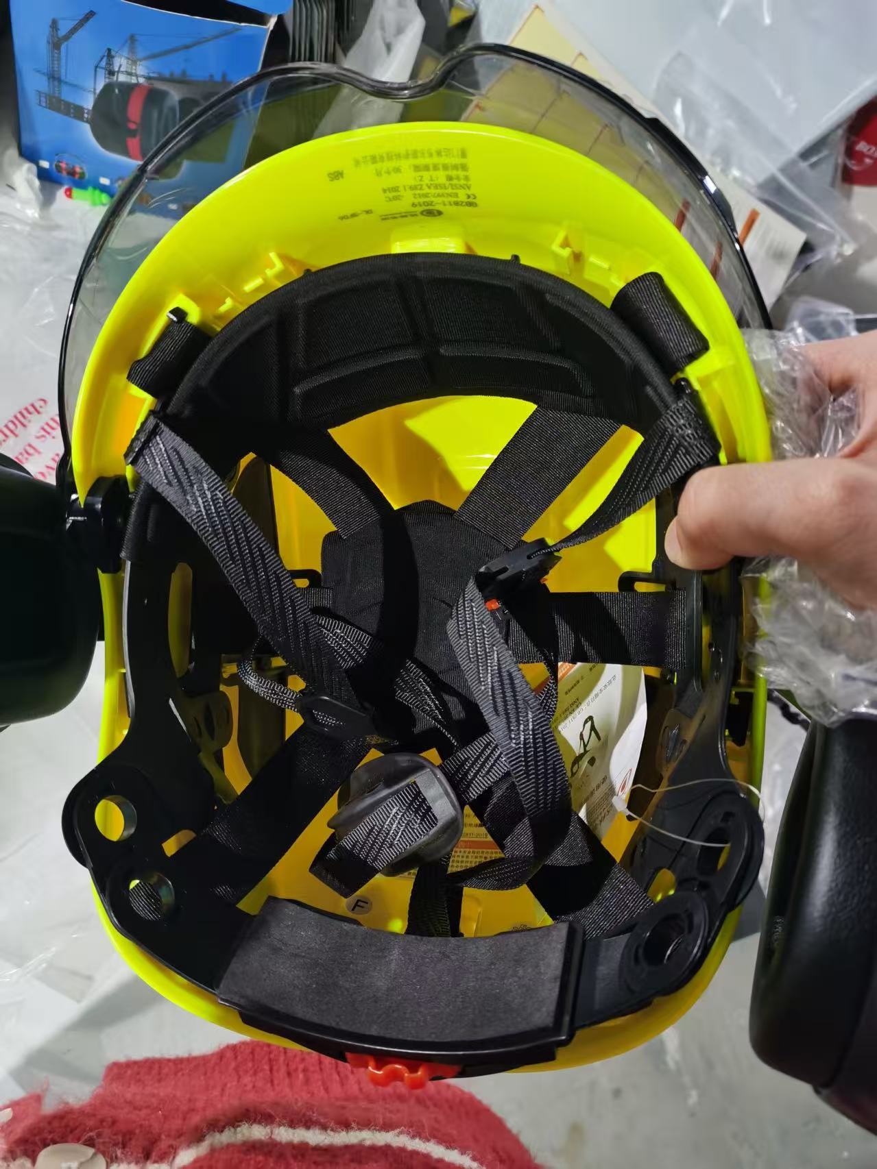 Industrial helmet with earmuff headlamp CE green devil helmet Casco de seguridad apsauginis šalmas
